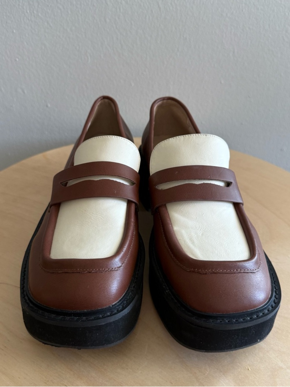 Urban Outfitters Square Toe Platform Penny Loafers Size 9 Two Tone - Picture 2 of 12